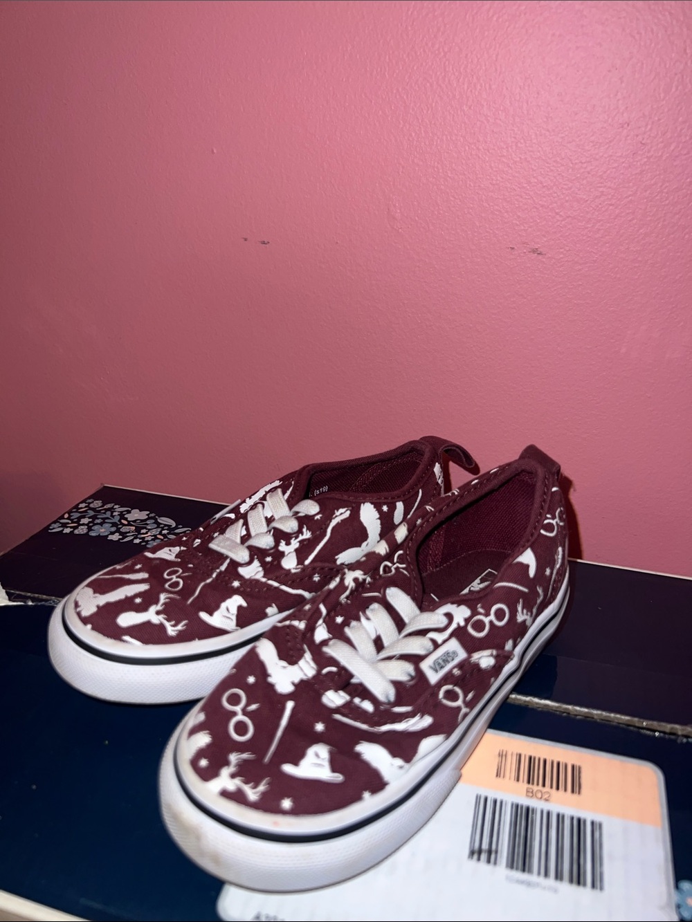 Vans Low-Top Sneakers - Maroon with White Graphic Print
